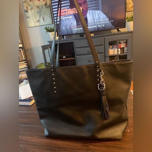 Bueno Black Faux Leather Tote - Picture 1 of 5